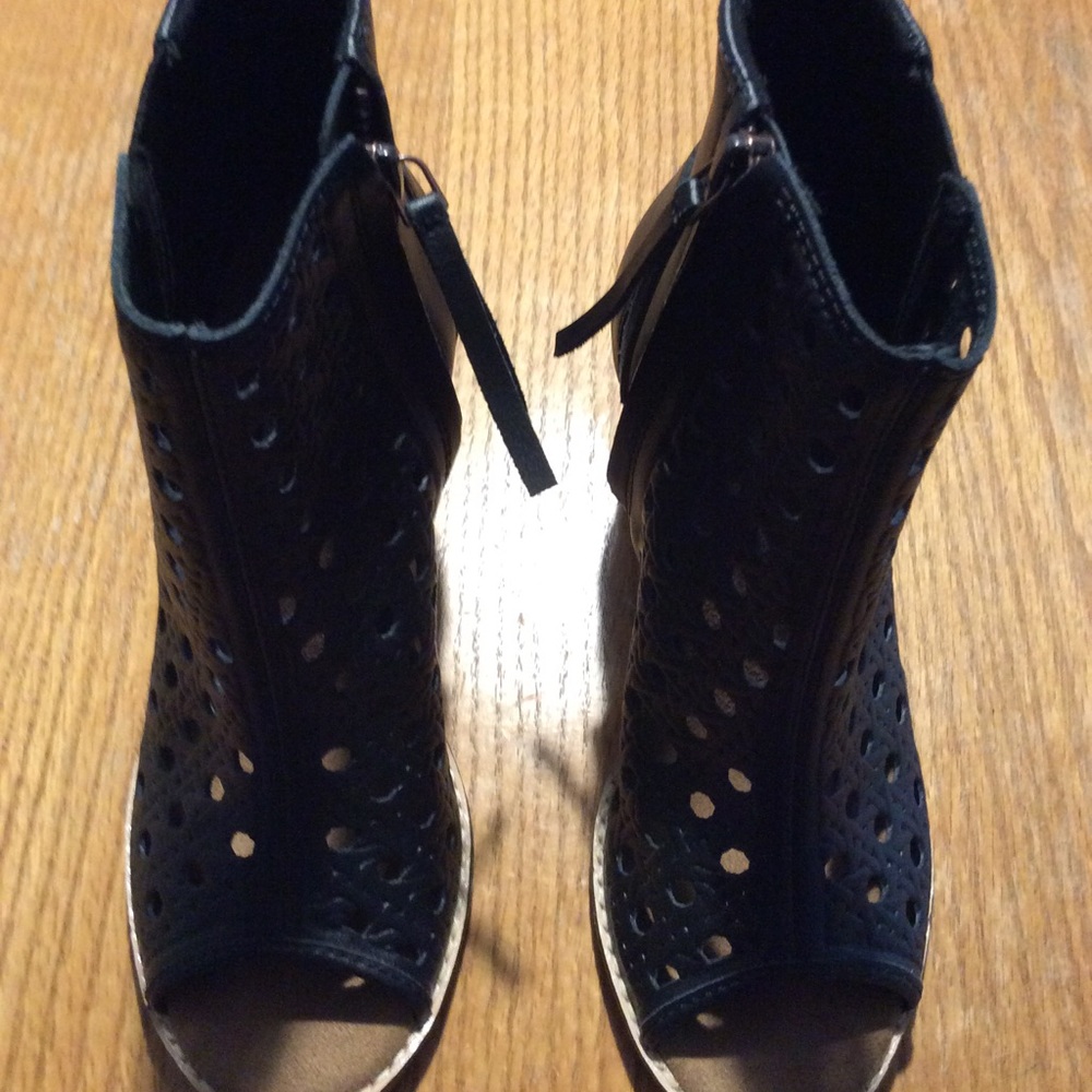 Open toe bootie